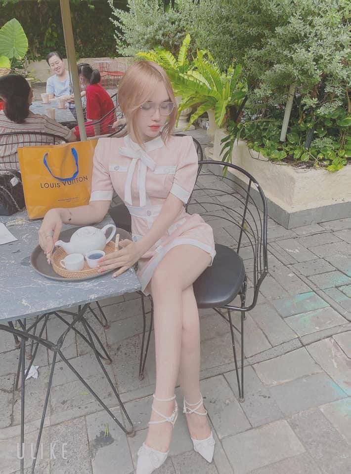Bà nội trợ hư hỏng yêu cầu nhà thầu quan hệ tình dục với cô ấy