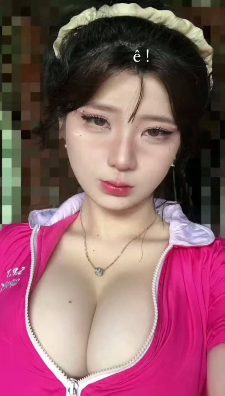 ông chú trúng số được 3 cô gái ở khu đi chơi rủ vào ở chung phòng