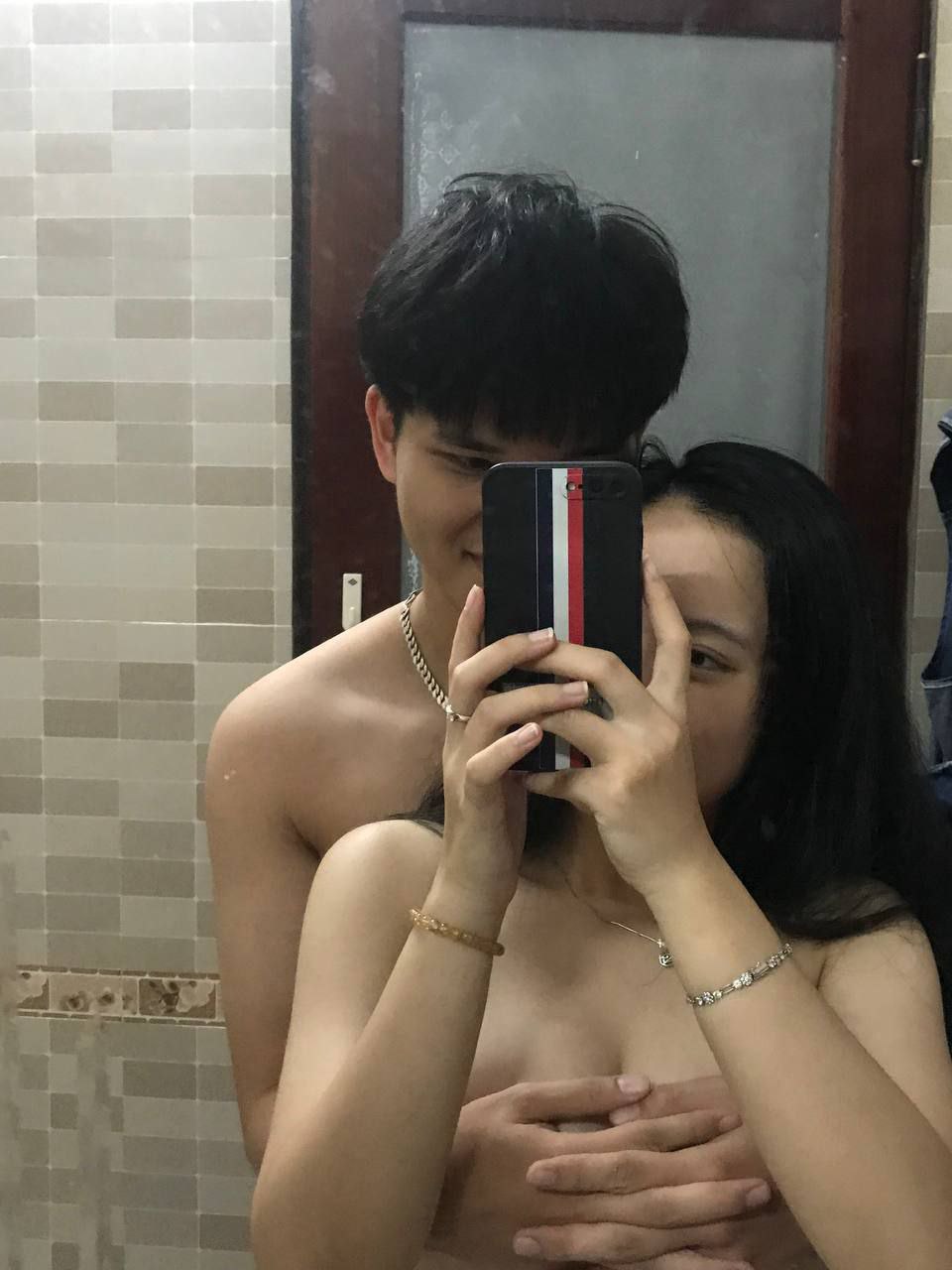 Nhà bếp công cộng địt con hàng xóm ngực to tốt bụng