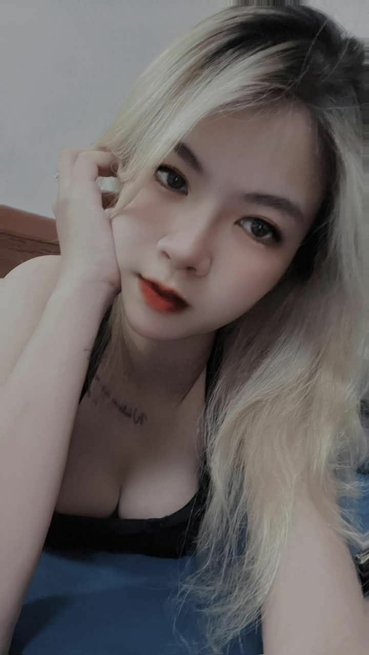 Liếm, Cưỡi, Xuất tinh trên mặt - Annie's Wild Sex